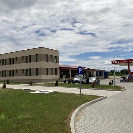 M70 Panzio Szemenyecsörnye Dış mekan fotoğraf